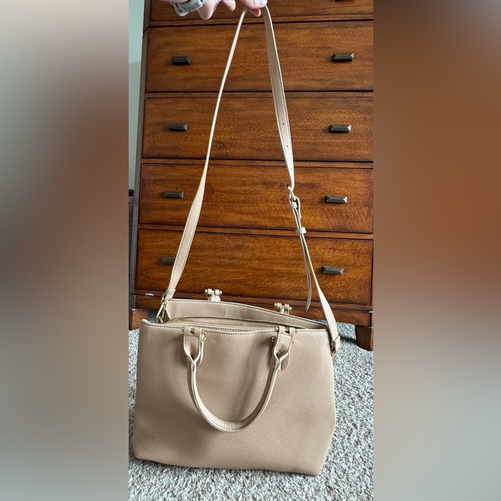 Elegant Tan Shoulder Bag